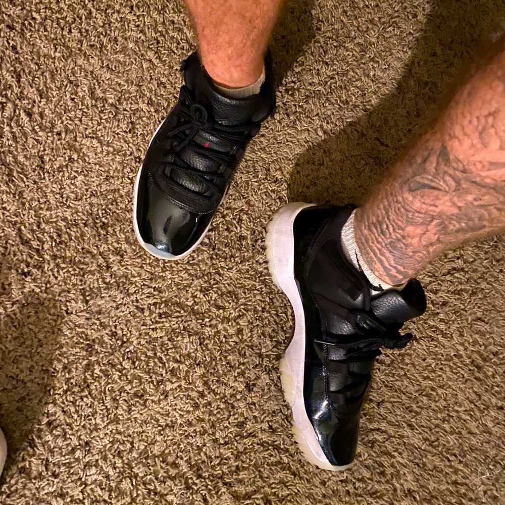 Jordan Retro 11 72-10 GREAT condition. Size 10
